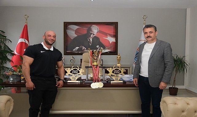 Dikili Belediyesi’nin Gururu Yılmaz Acar Şampiyonluğa Doymuyor