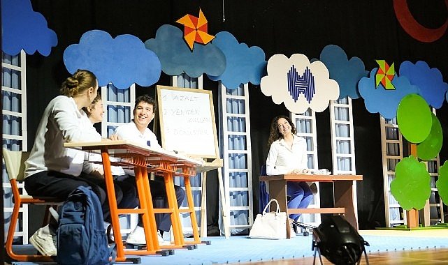 Halkbank Çocuk Tiyatrosu Türkiye’yi Dolaşmayı Sürdürüyor