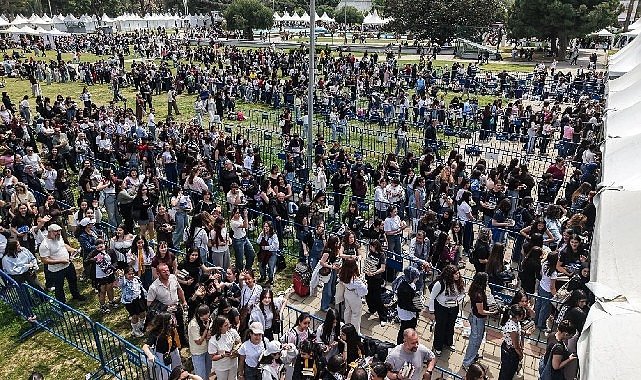 İZKİTAP’ta edebiyat şöleni yaşanıyor