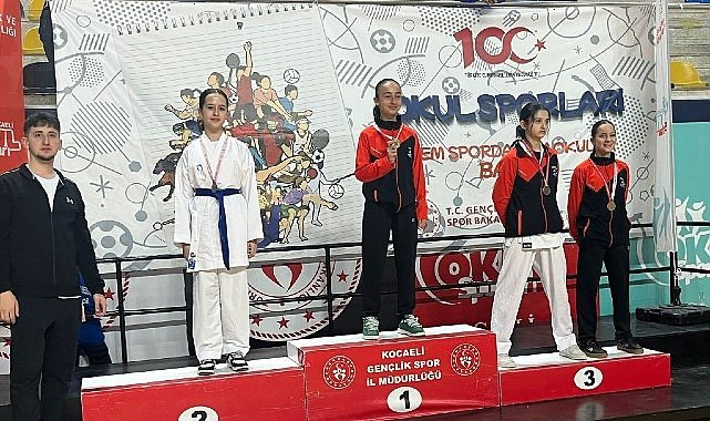 Kartepe’nin Karateci Yıldızlarından Madalya Yağmuru