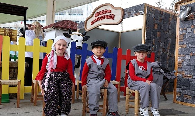 Milli İrade Meydanı çocuklarla dolup taştı