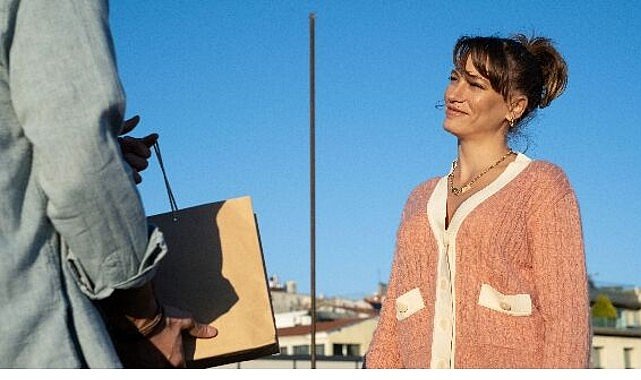 Netflix, 3. Sezonuyla Geri Dönen Kimler Geldi Kimler Geçti’nin Resmi Tanıtım Fragmanını Paylaştı