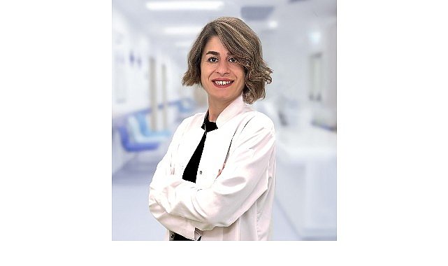 V-NOTES Yöntemiyle Ameliyat İzsiz, Dikişsiz, Kesisiz Yapılıyor