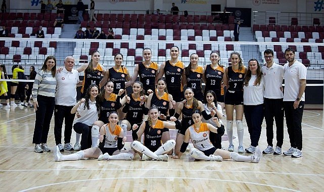 Eczacıbaşı Genç Kız Takımı Finalde!