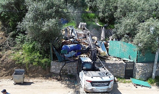 İznik’te Yıkımlar Devam Ediyor