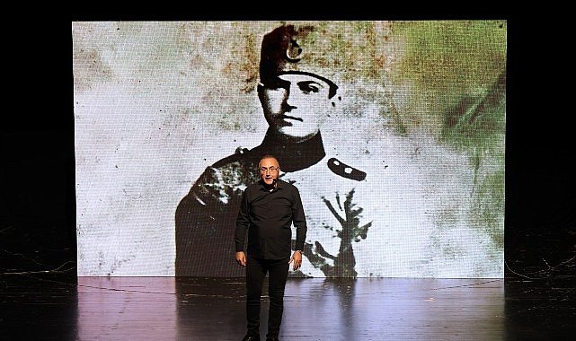 Sunay Akın’la Cumhuriyet Yolculuğu SKSM Sahnesi’nde