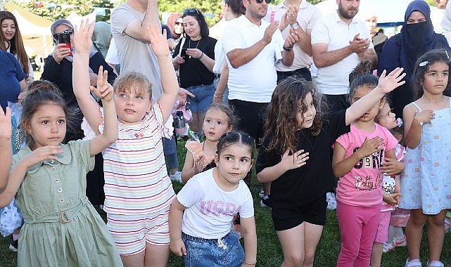 Gündüz uçurtma yaptılar akşam konserde buluştular