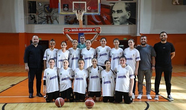 İnegöl Belediyespor U12 Kız Basketbol Takımı Bursa Üçüncüsü Oldu